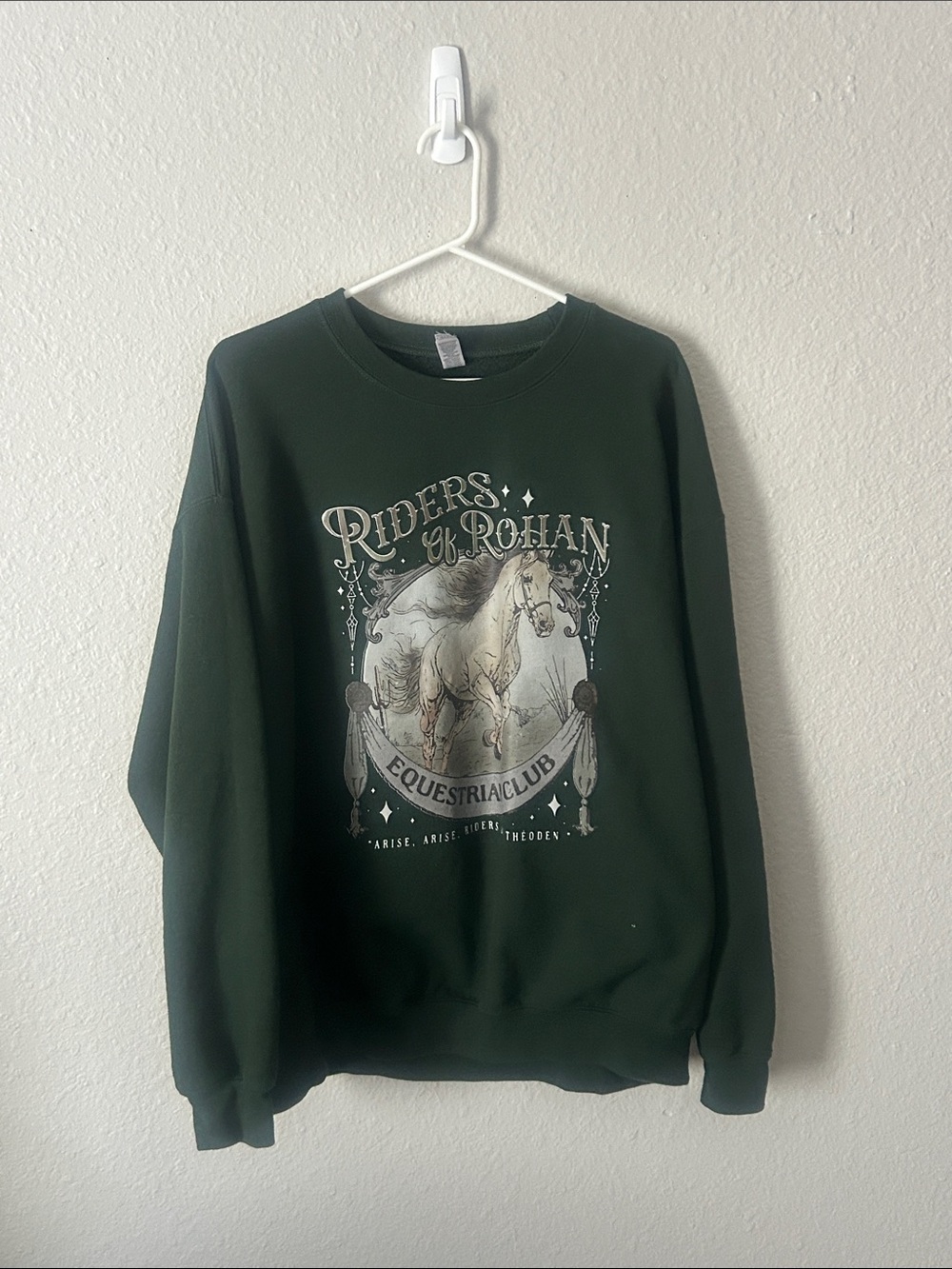 Gildan Dark Green Equestrian Graphic Crewneck Sweater